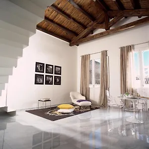 Apartment Right House - Characteristic Marina District, Cagliari